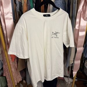 Arc'teryx Off-White Short Sleeve Tee